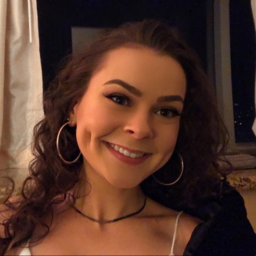 Meet your Posher, Courtney